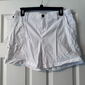 Marrakech White utility short